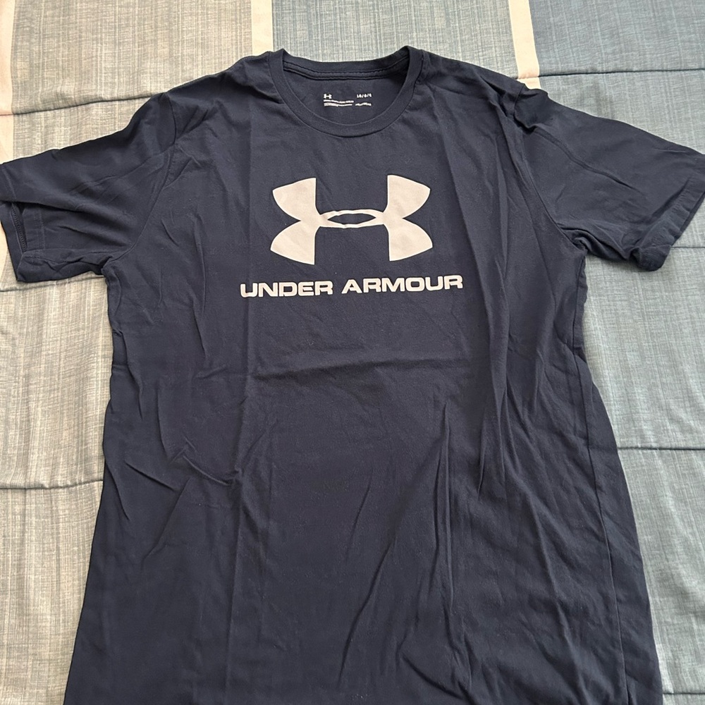 Under Armour Graphic Tshirt, Men’s Large Navy